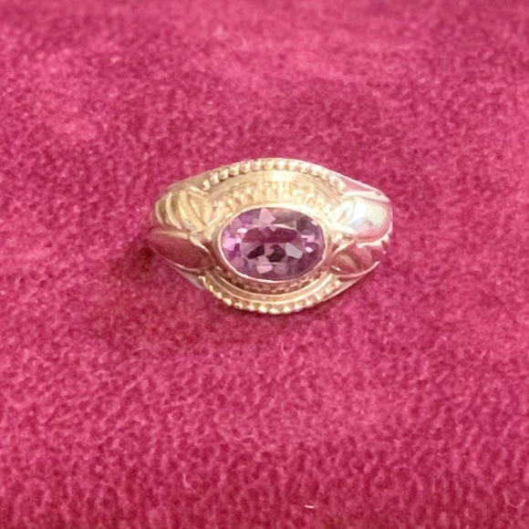 Amethyst and Sterling ring - Picture 2 of 5